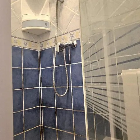 T2 With Contemporary Design And Air Conditioning Nice