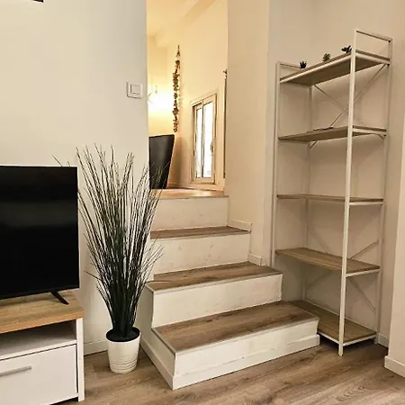 T2 With Contemporary Design And Air Conditioning *
